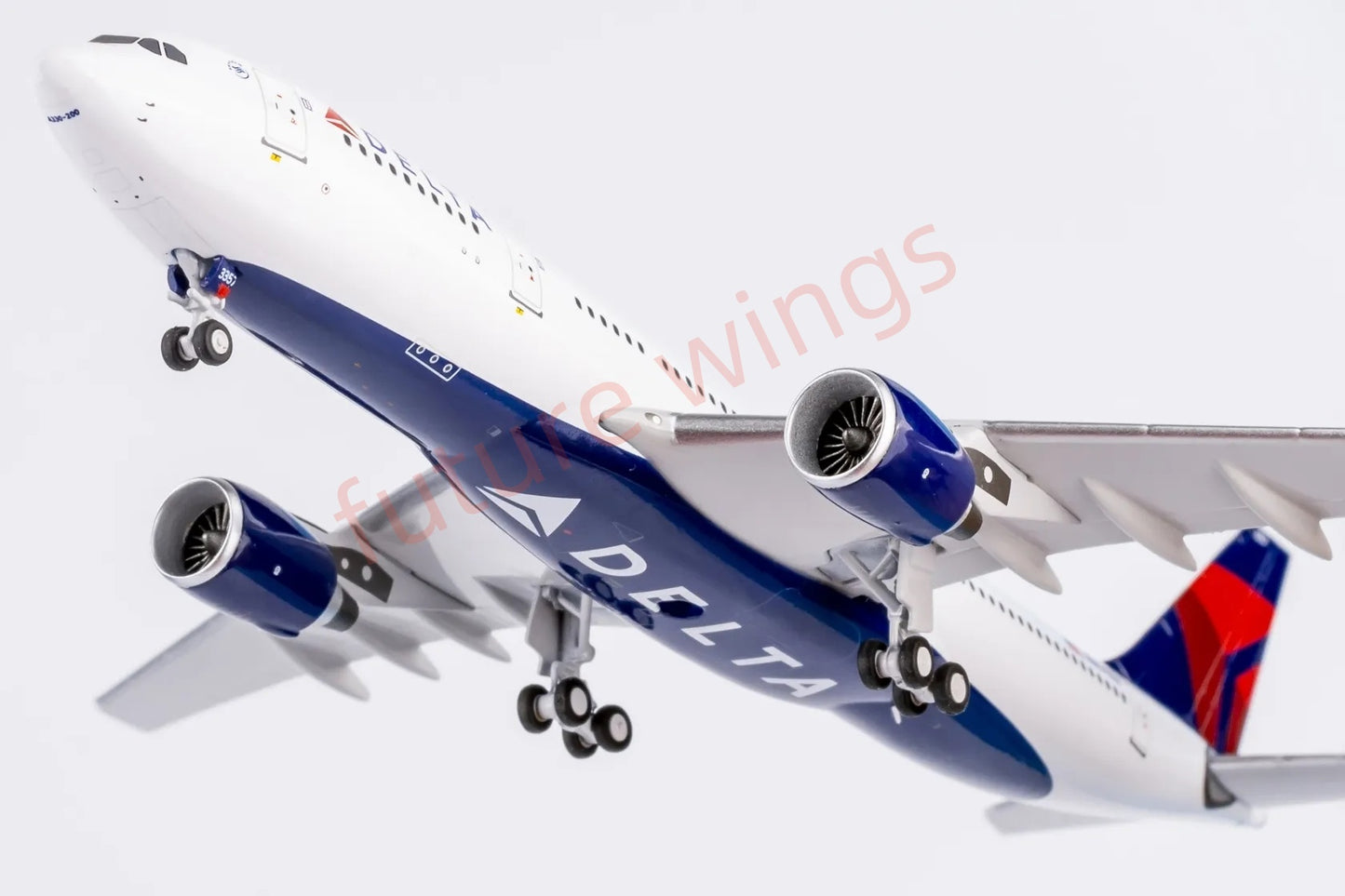 1:400 NG Models NG61096 Delta Airlines A330-200 N857NW Aircraft Model+Free Tractor