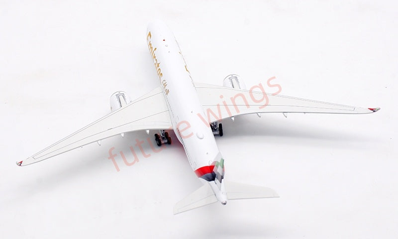 1:400 Aviation400 Emirates Airways A350-900 A6-EXB Free Tractor+Stand