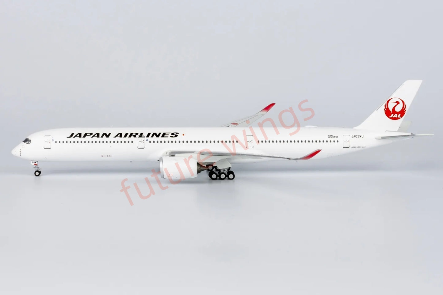 1:400 NG Models NG57015 Japan Airlines A350-1000 JA03WJ Aircraft Model+Free Tractor