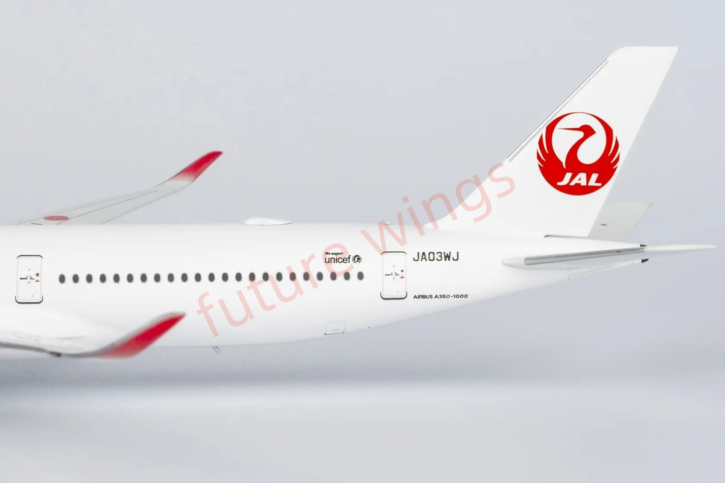 1:400 NG Models NG57015 Japan Airlines A350-1000 JA03WJ Aircraft Model+Free Tractor