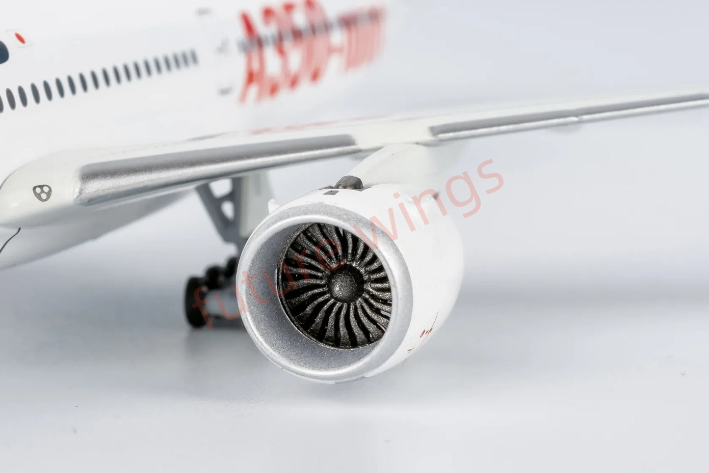 1:400 NG Models NG57013 Japan Airlines A350-1000 JA02WJ Aircraft Model+Free Tractor