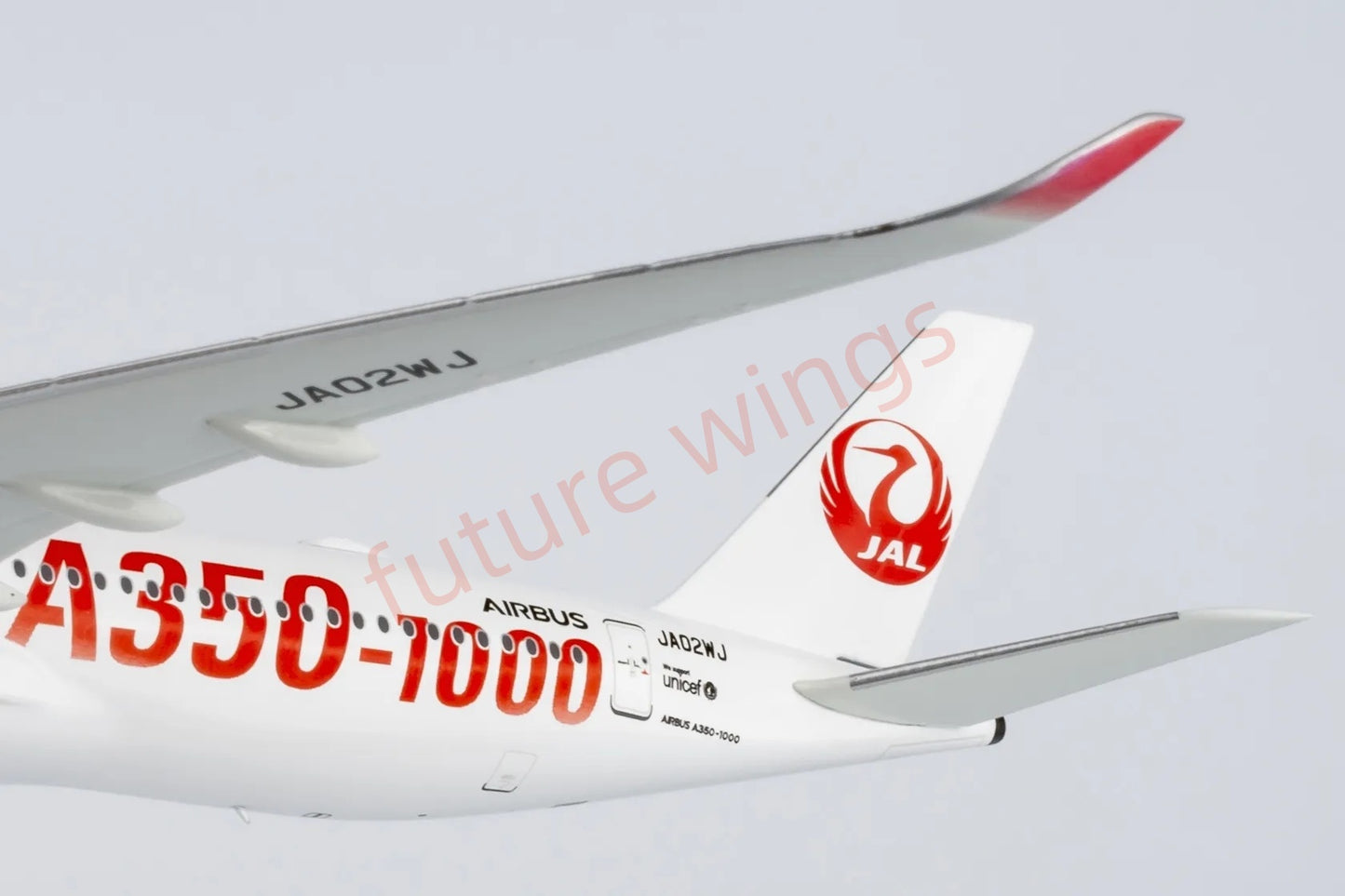 1:400 NG Models NG57013 Japan Airlines A350-1000 JA02WJ Aircraft Model+Free Tractor