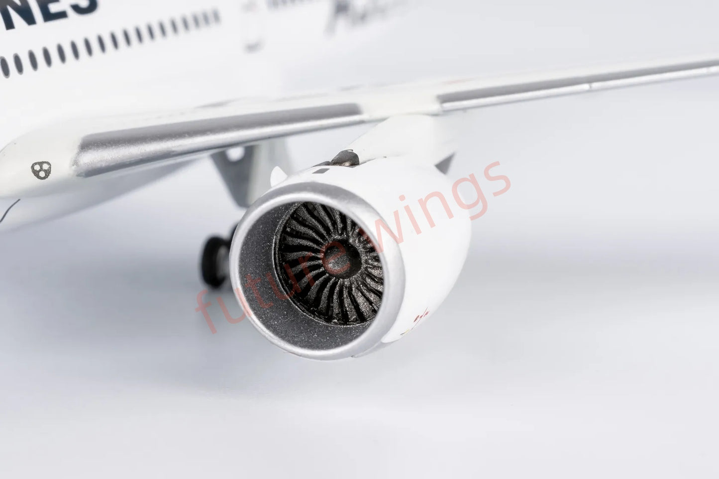 1:400 NG Models NG39096 Janpan Airlines A350-900 JA02XJ "Sliver"Aircraft Model+Free Tractor