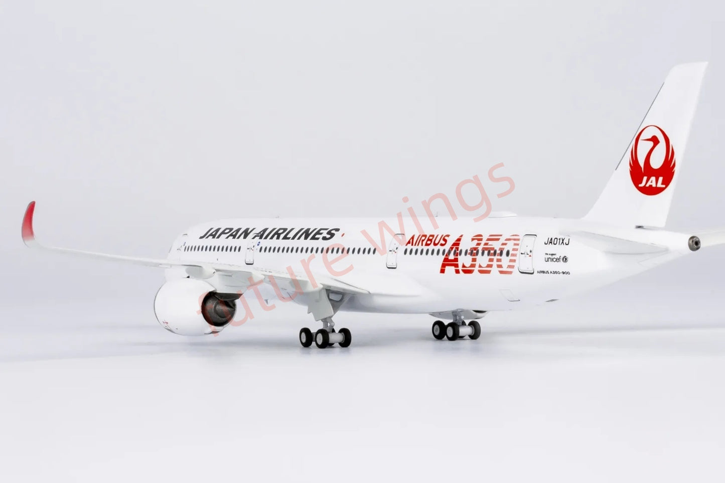 1:400 NG Models NG39095 Japan Airlines A350-900 JA01XJ "Red" Aircraft Model+Free Tractor