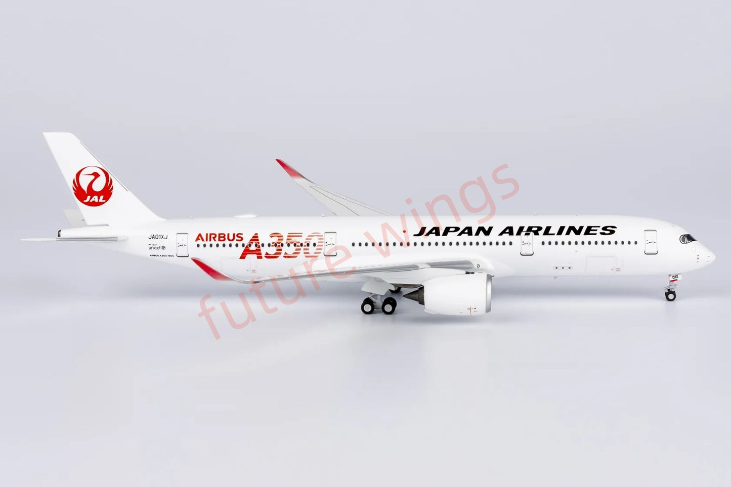 1:400 NG Models NG39095 Japan Airlines A350-900 JA01XJ "Red" Aircraft Model+Free Tractor