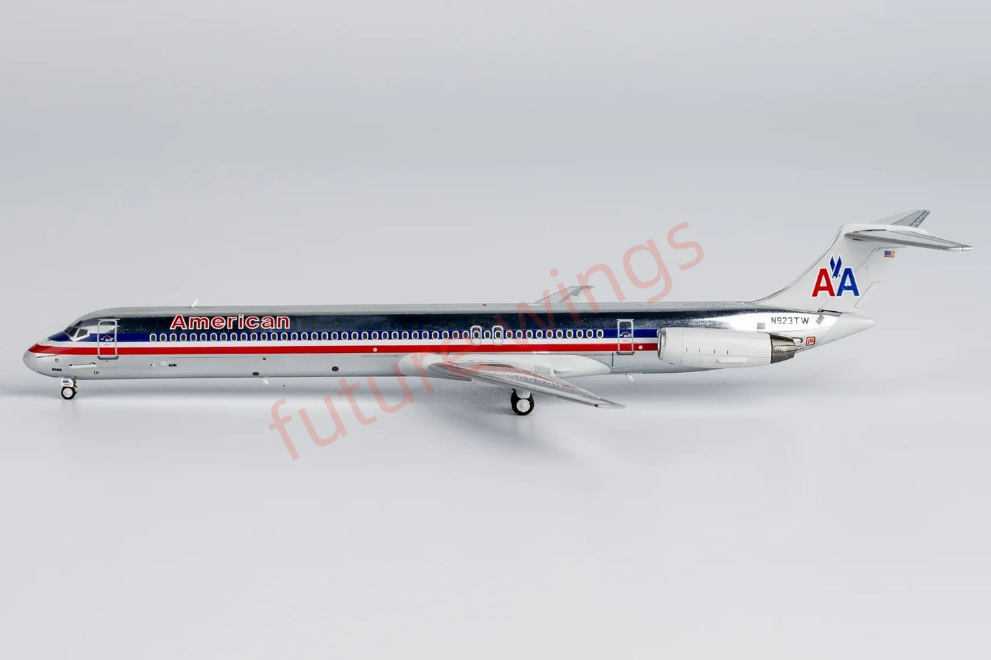 1:400 NG Models NG83006 American Airlines McDonnell Douglas MD-82 N923TW Aircraft Model+Free Tractor