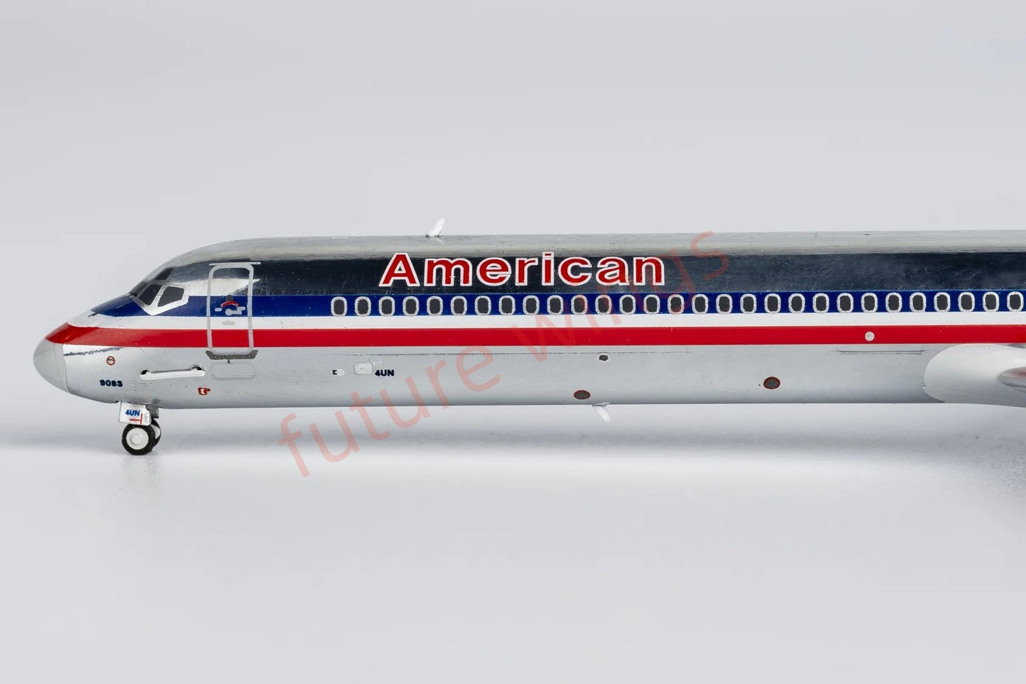 1:400 NG Models NG83006 American Airlines McDonnell Douglas MD-82 N923TW Aircraft Model+Free Tractor
