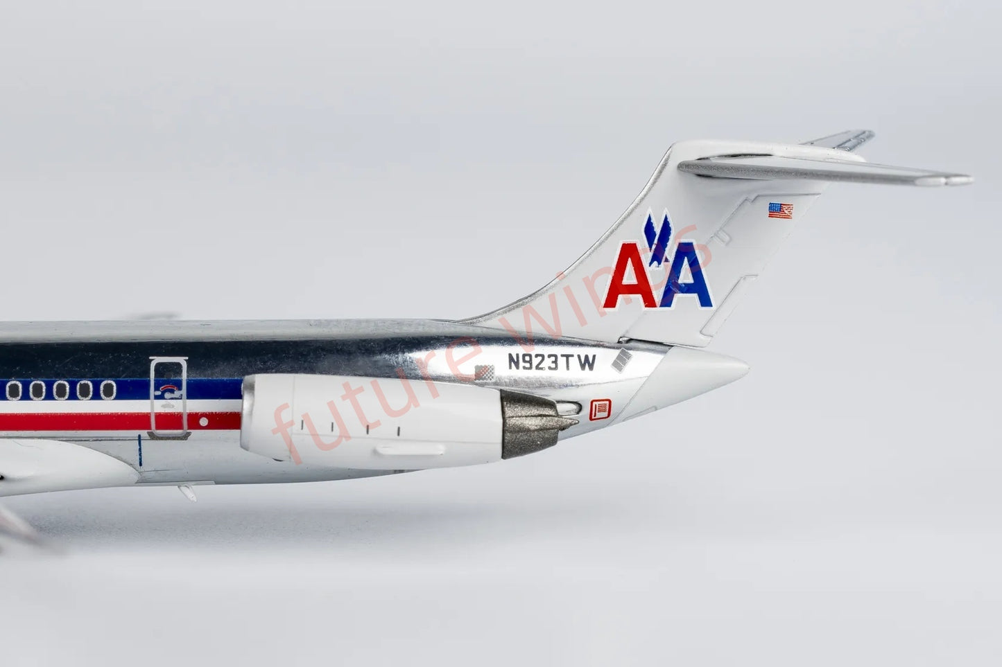 1:400 NG Models NG83006 American Airlines McDonnell Douglas MD-82 N923TW Aircraft Model+Free Tractor