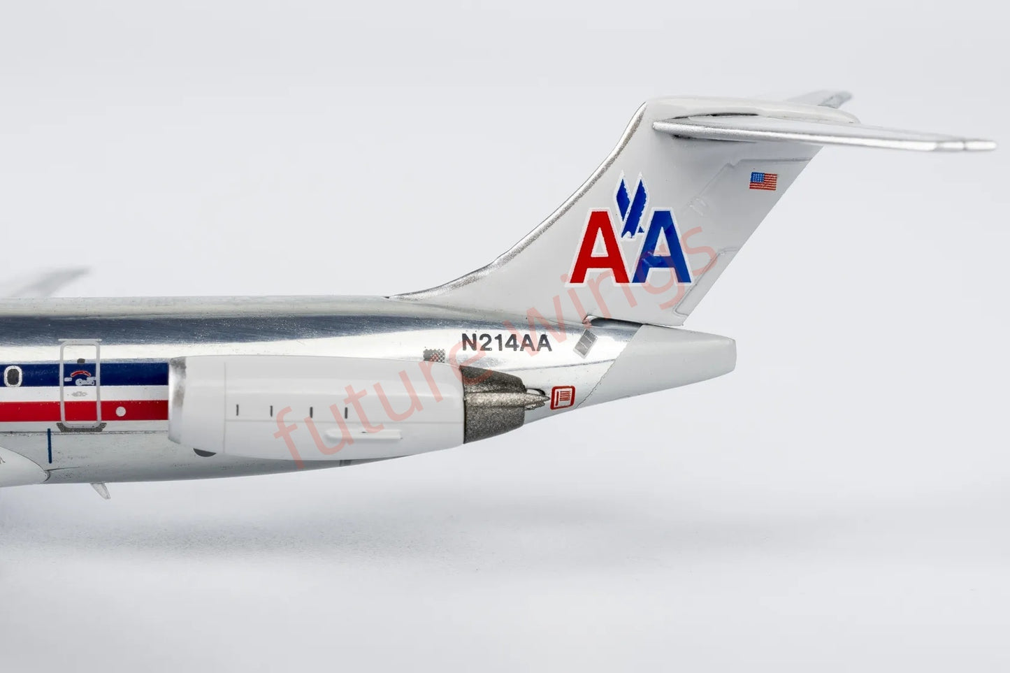 1:400 NG Models NG83007 American Airlines McDonnell Douglas MD-82 N214AA Aircraft Model+Free Tractor