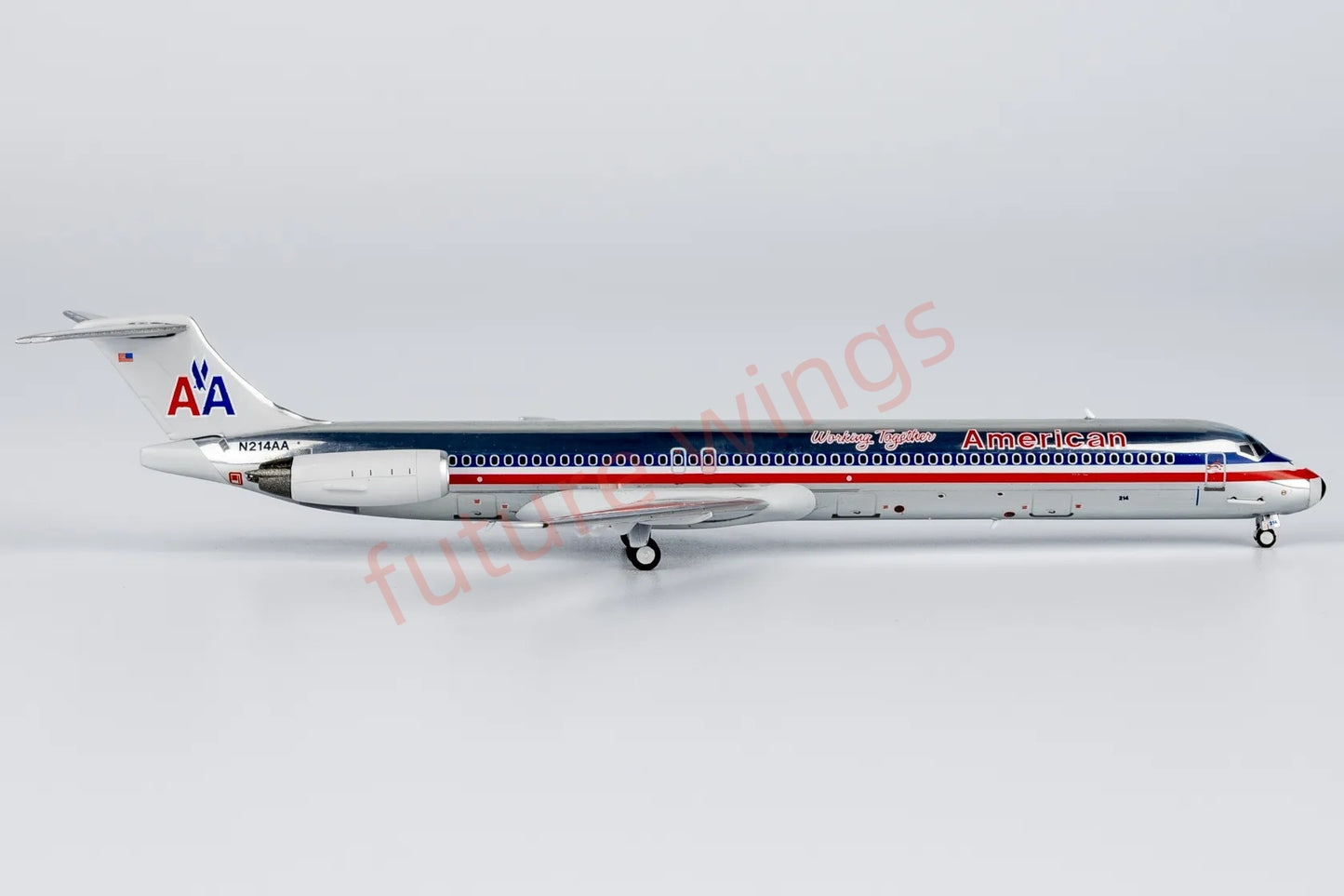1:400 NG Models NG83007 American Airlines McDonnell Douglas MD-82 N214AA Aircraft Model+Free Tractor