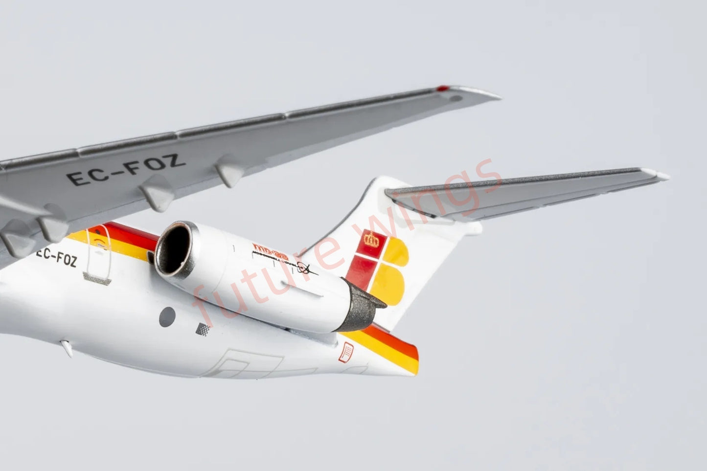 1:400 NG Models NG83005 Iberia McDonnell Douglas MD-88 EC-FOZ Aircraft Model+Free Tractor