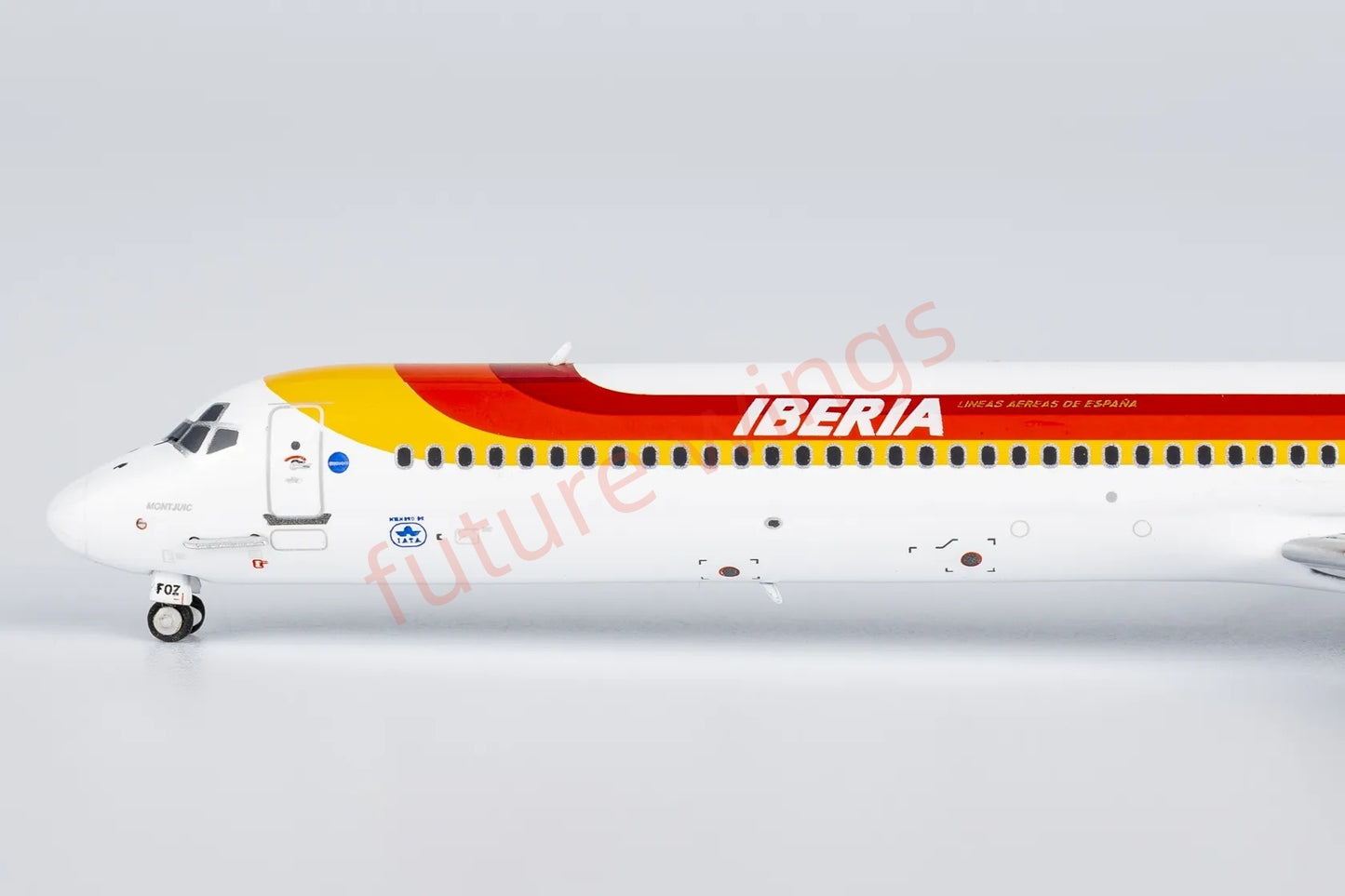 1:400 NG Models NG83005 Iberia McDonnell Douglas MD-88 EC-FOZ Aircraft Model+Free Tractor