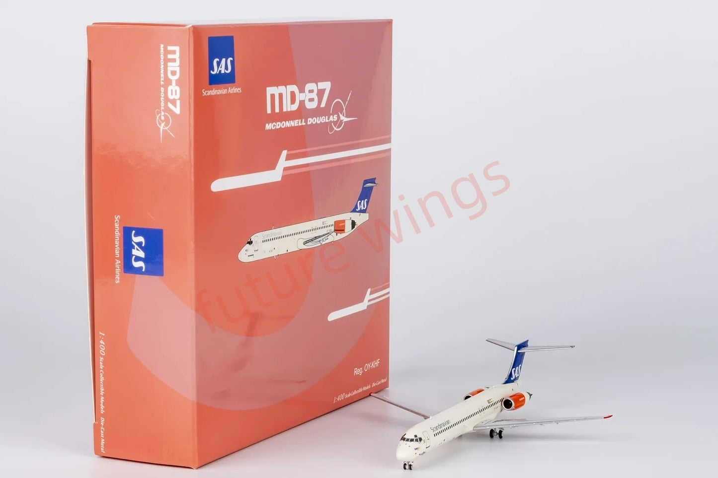 1:400 NG Models NG84003 SAS McDonnell Douglas MD-87 OY-KHF Aircraft Model+Free Tractor