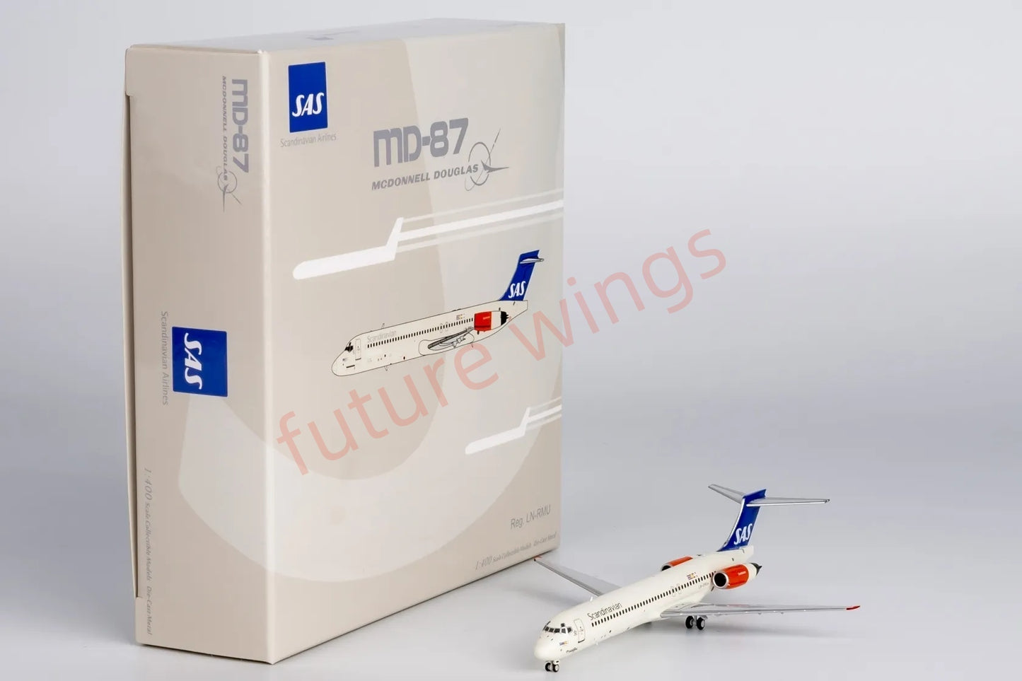 1:400 NG Models NG84002 SAS McDonnell Douglas MD-87 LN-RMU Aircraft Model+Free Tractor