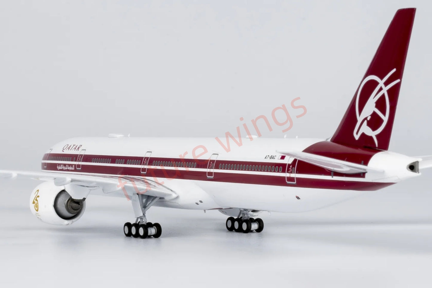 1:400 NG Models NG73009 Qatar Airways B777-300ER A7-BAC Aircraft Model+Free Tractor