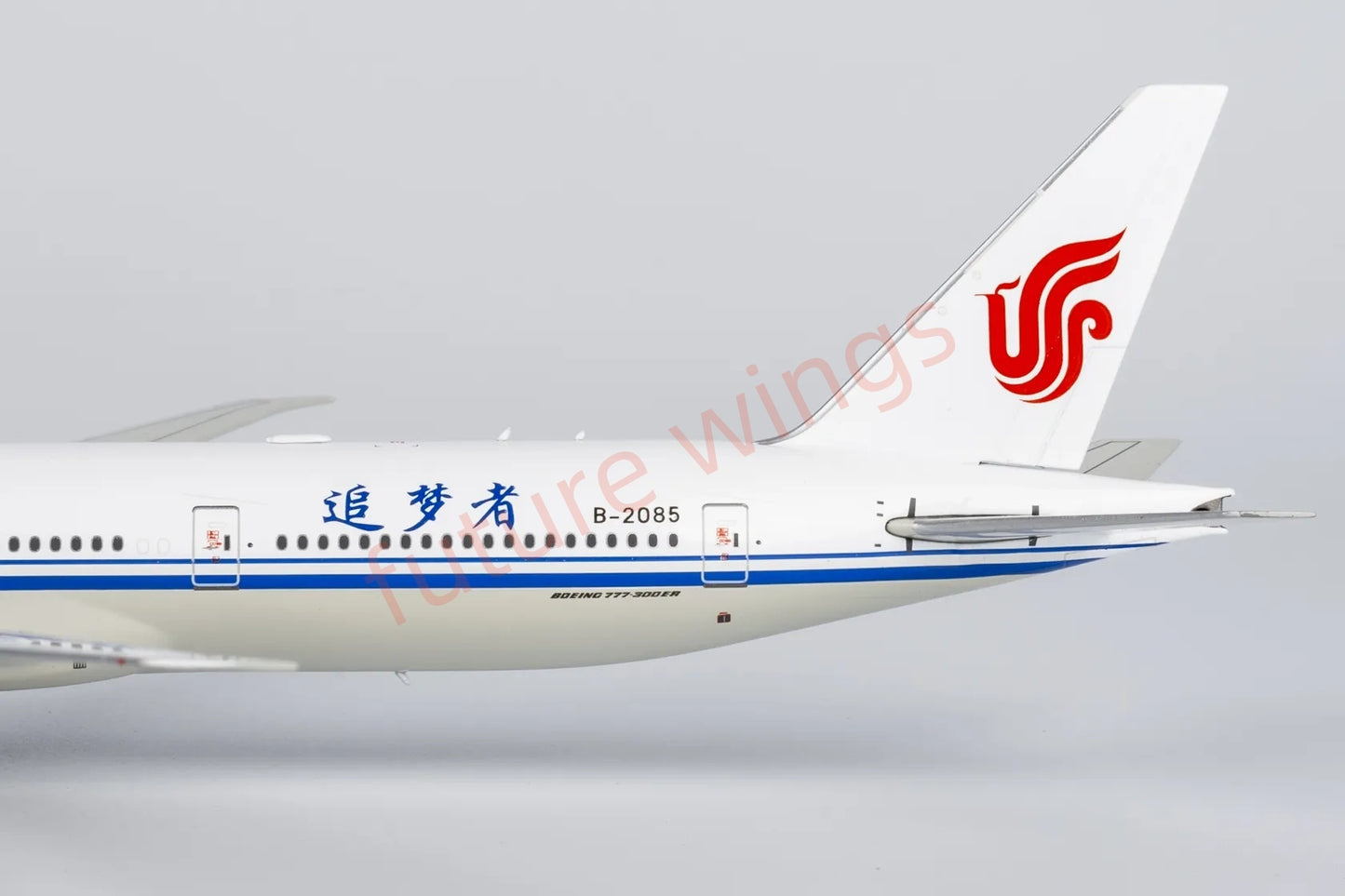 1:400 NG Models NG73066 Air China B777-300ER B-2035 Aircraft Model+Free Tractor