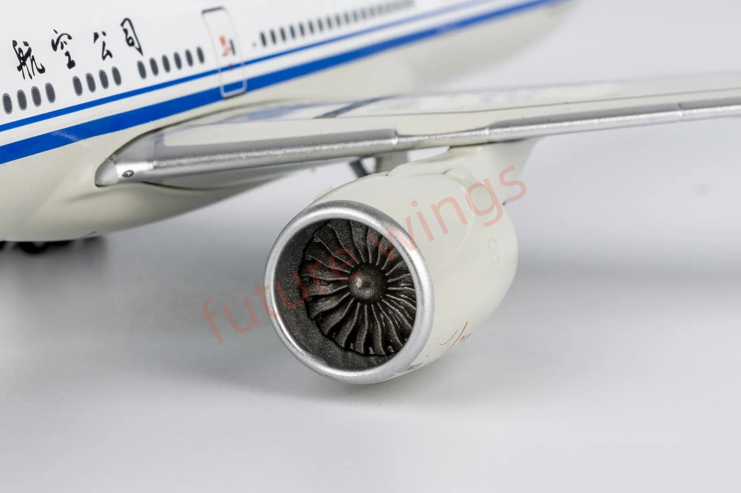 1:400 NG Models NG73066 Air China B777-300ER B-2035 Aircraft Model+Free Tractor