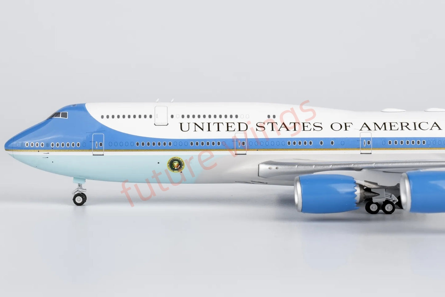 1:400 NG Models NG78040 USAF VC-25B(B747-8) 30000 Aircraft Model+Free Tractor