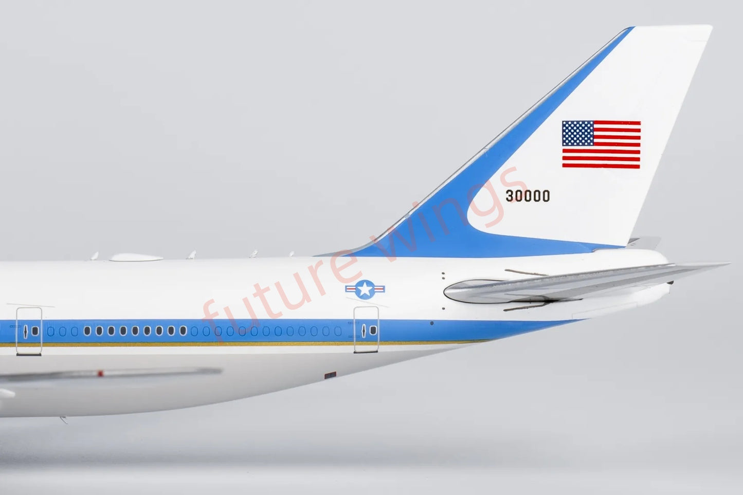 1:400 NG Models NG78040 USAF VC-25B(B747-8) 30000 Aircraft Model+Free Tractor