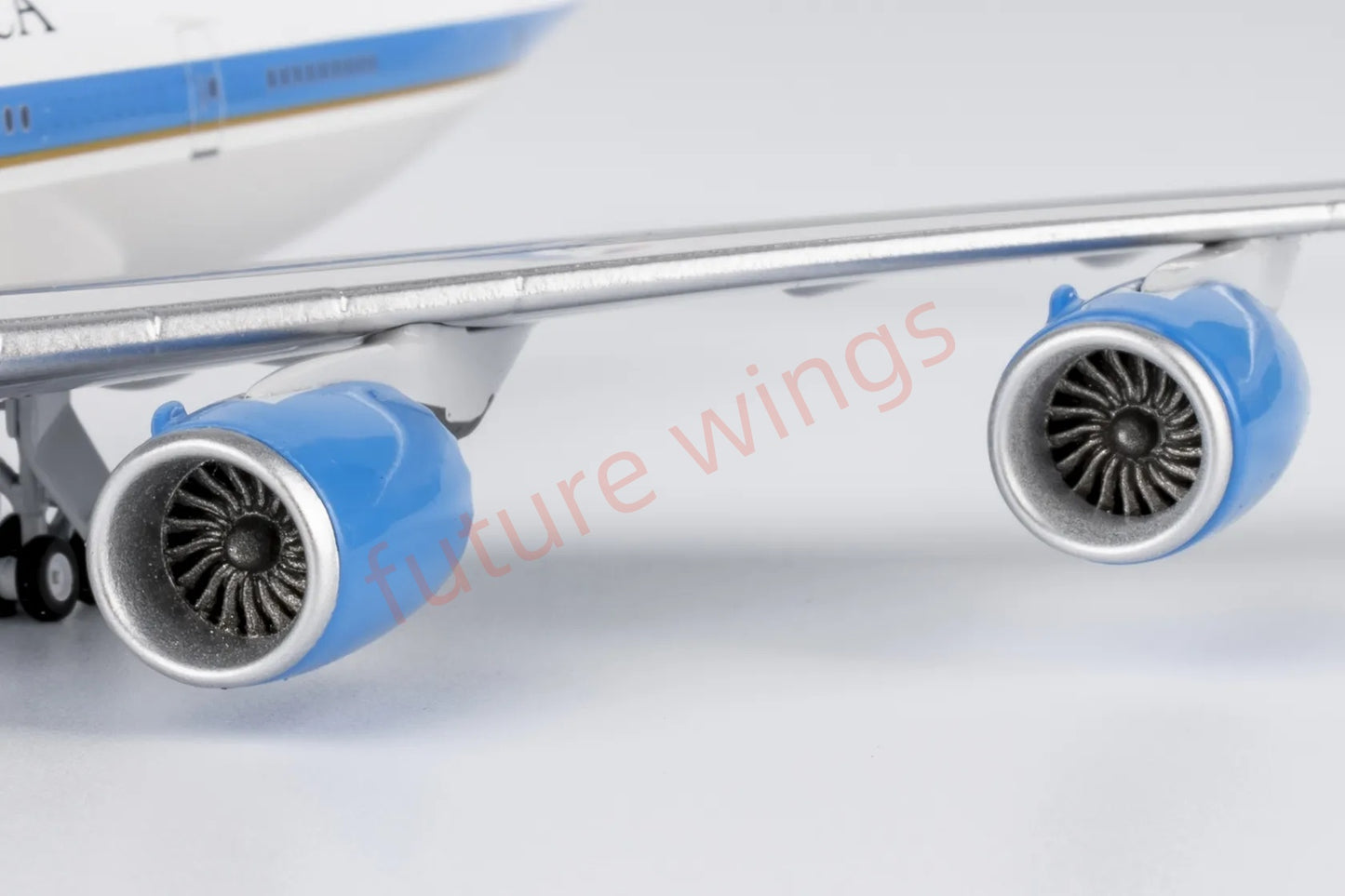 1:400 NG Models NG78040 USAF VC-25B(B747-8) 30000 Aircraft Model+Free Tractor