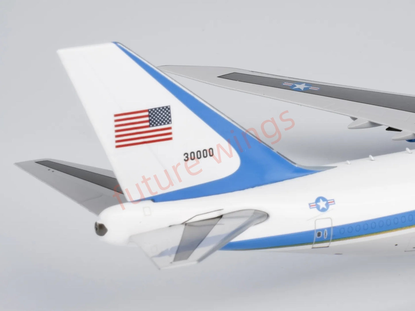 1:400 NG Models NG78040 USAF VC-25B(B747-8) 30000 Aircraft Model+Free Tractor