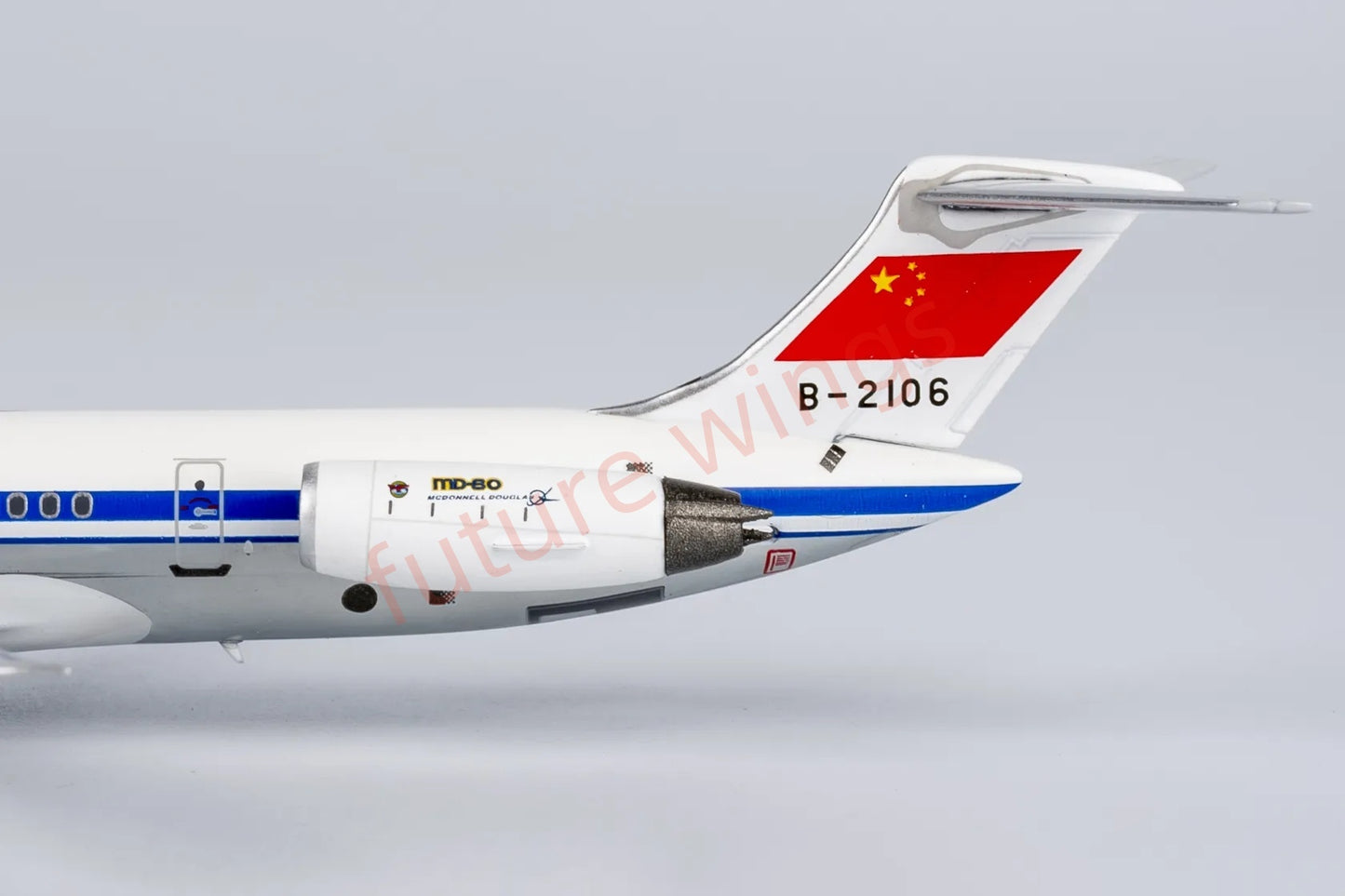 1:400 NG Models NG83015 CAAC McDonnell Douglas MD-82 B-2106 Aircraft Model+Free Tractor