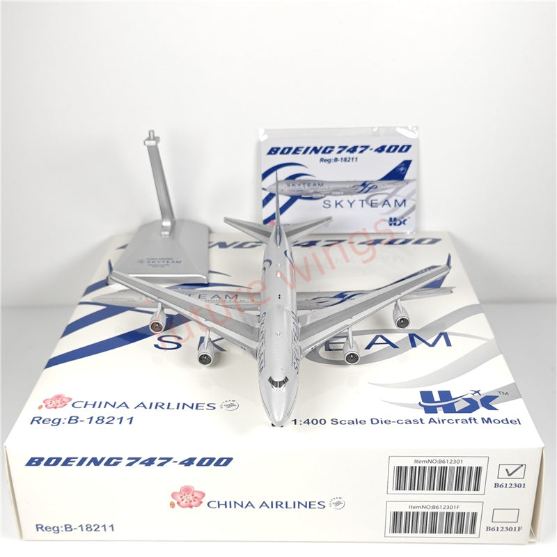 1:400 HX Models China Airlines B747-400 B-18211 "SKYTEAM"Aircraft Model With Stand+Free Tractor