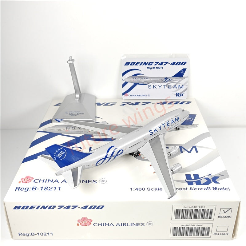 1:400 HX Models China Airlines B747-400 B-18211 "SKYTEAM"Aircraft Model With Stand+Free Tractor