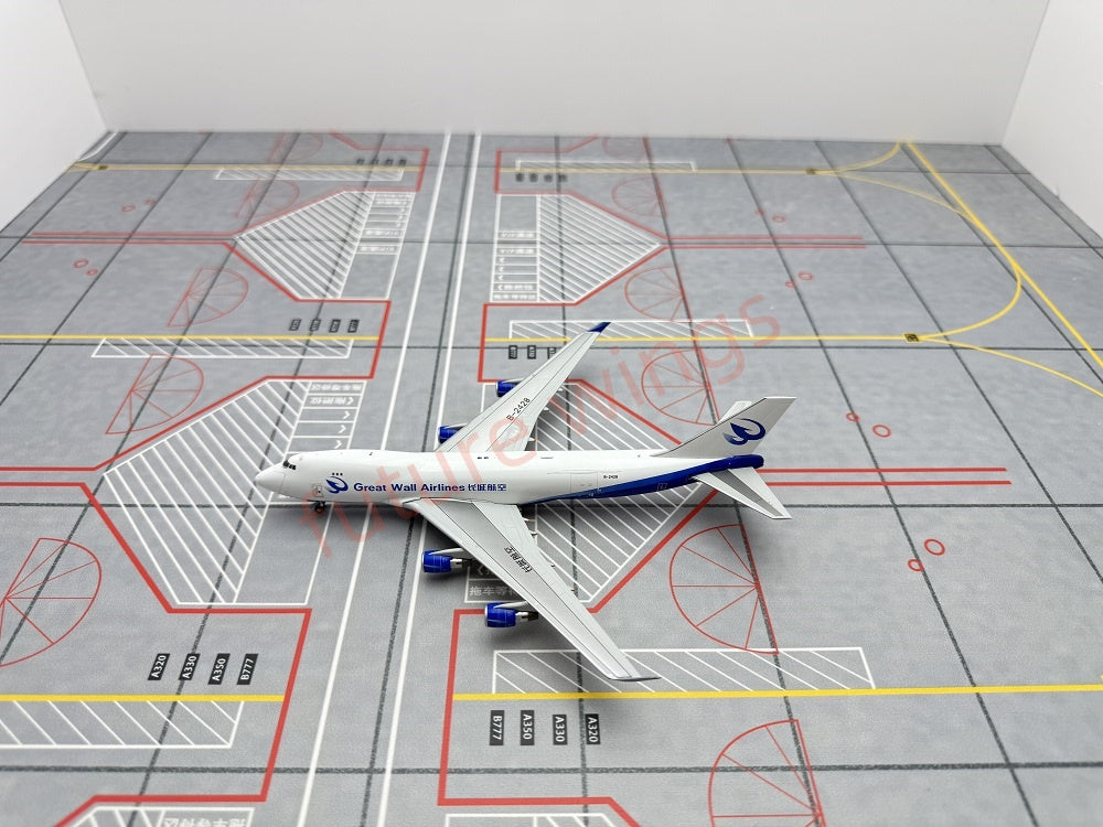 1:400 Geministar Great Wall Airlines B747-400 B-2428 Aircraft Model+Free Tractor
