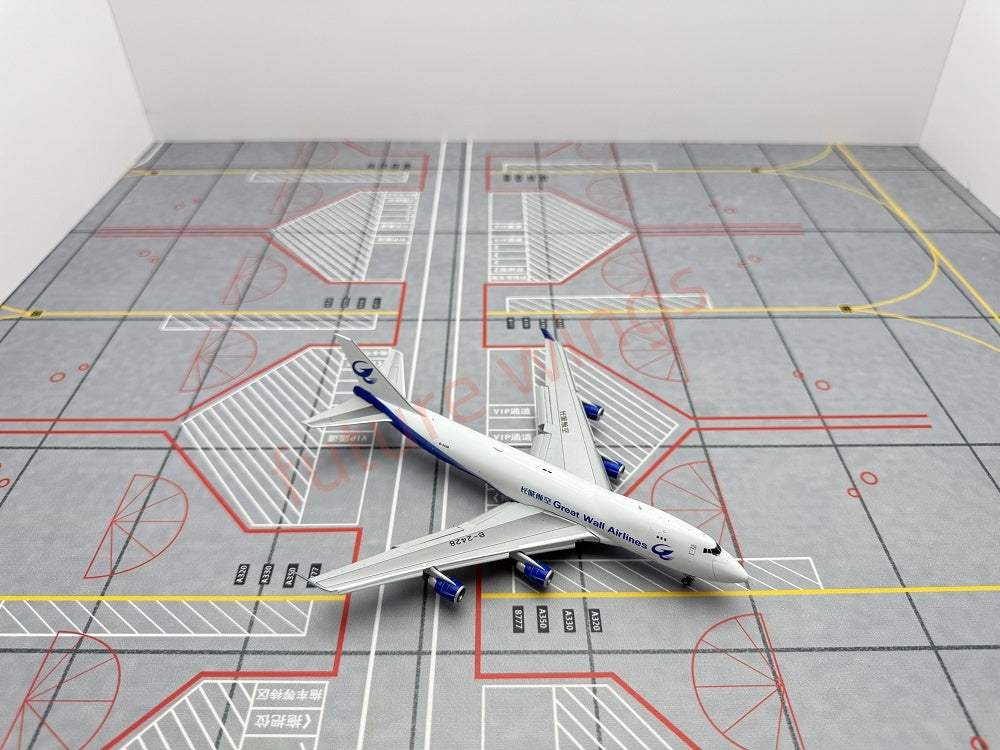 1:400 Geministar Great Wall Airlines B747-400 B-2428 Aircraft Model+Free Tractor