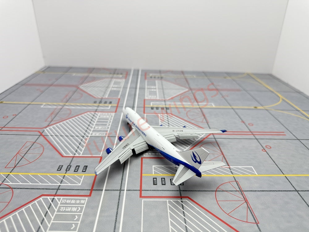 1:400 Geministar Great Wall Airlines B747-400 B-2428 Aircraft Model+Free Tractor