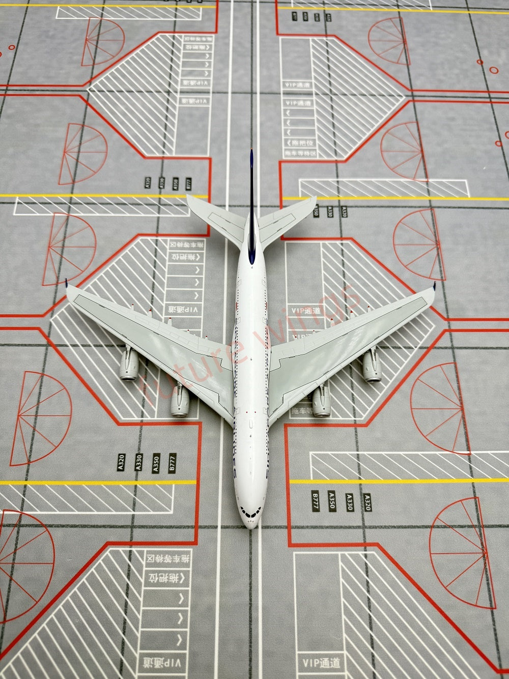 1:400 YY Wings Singapore Airlines A380 9V-SKJ Aircraft Model+Tractor