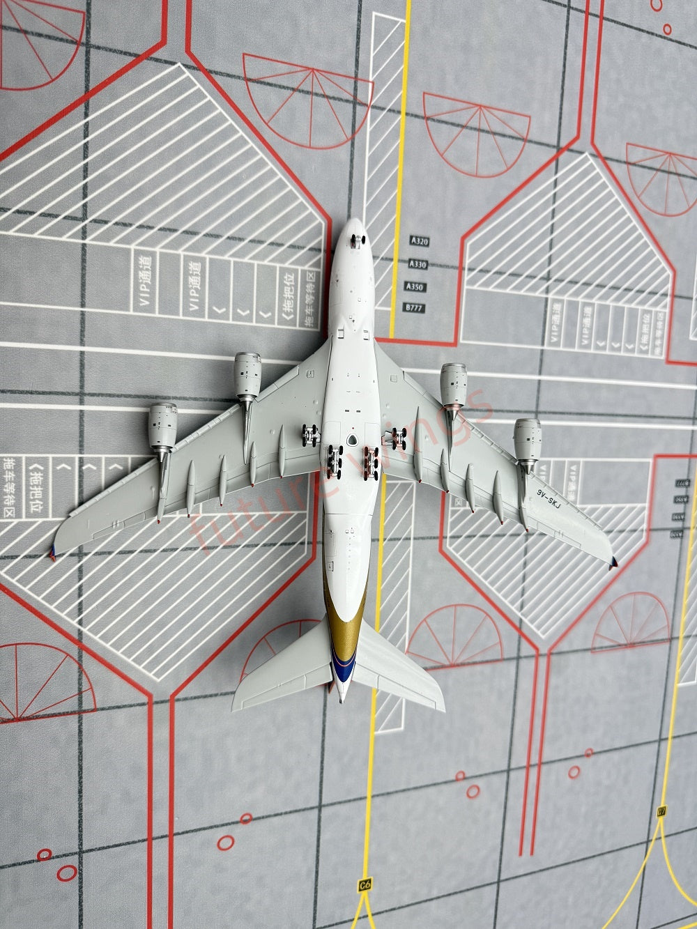1:400 YY Wings Singapore Airlines A380 9V-SKJ Aircraft Model+Tractor