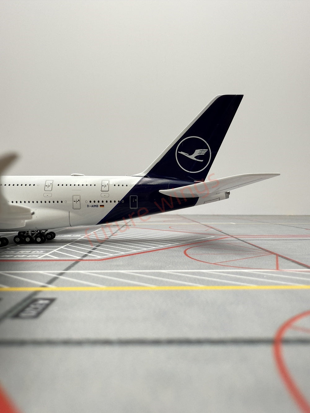 1:400 YY Wings Lufthansa Airlines A380 D-AIMB/D-AIMC Aircraft Model+Tractor