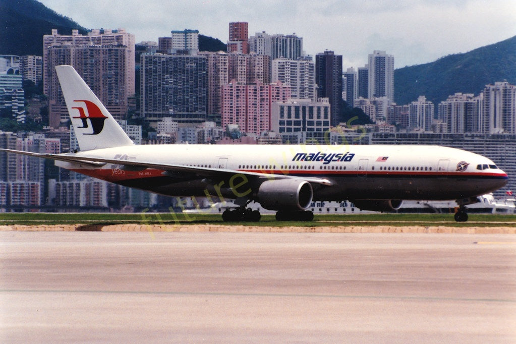 1:200 JC Wings* Malaysia Airlines B777-200ER 9M-MRA Diecast Aircraft Model