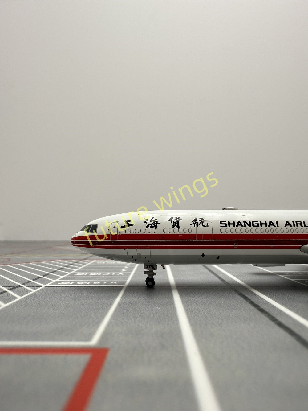 1:400 YY Wings Shanghai Airlines McDonnell MD-11 B-2176 B-2177 B-2178 B-2179 Aircraft Model+Free Tractor