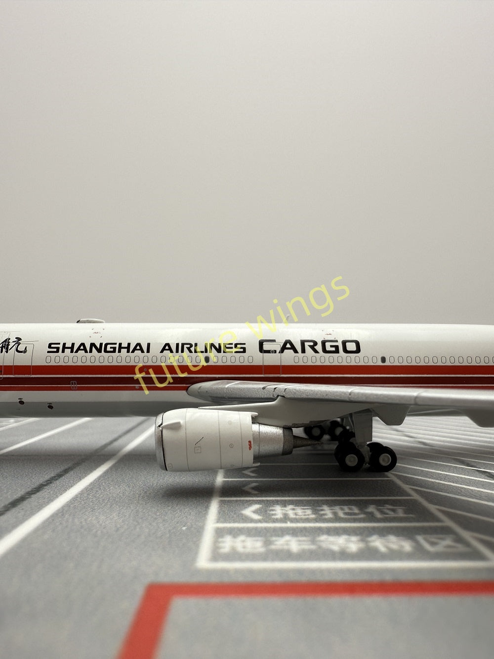 1:400 YY Wings Shanghai Airlines McDonnell MD-11 B-2176 B-2177 B-2178 B-2179 Aircraft Model+Free Tractor