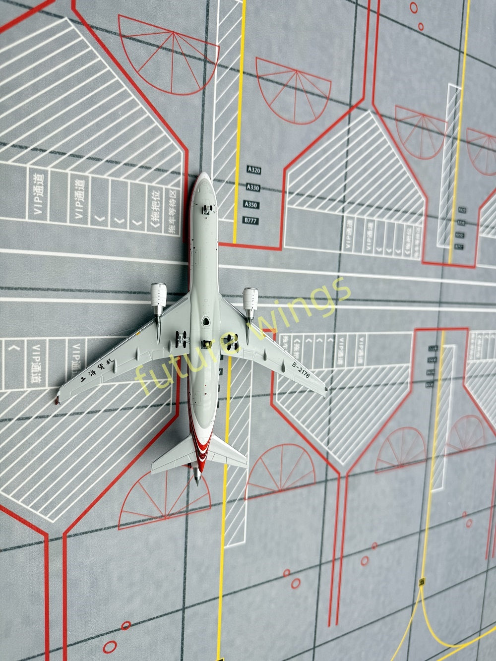 1:400 YY Wings Shanghai Airlines McDonnell MD-11 B-2176 B-2177 B-2178 B-2179 Aircraft Model+Free Tractor