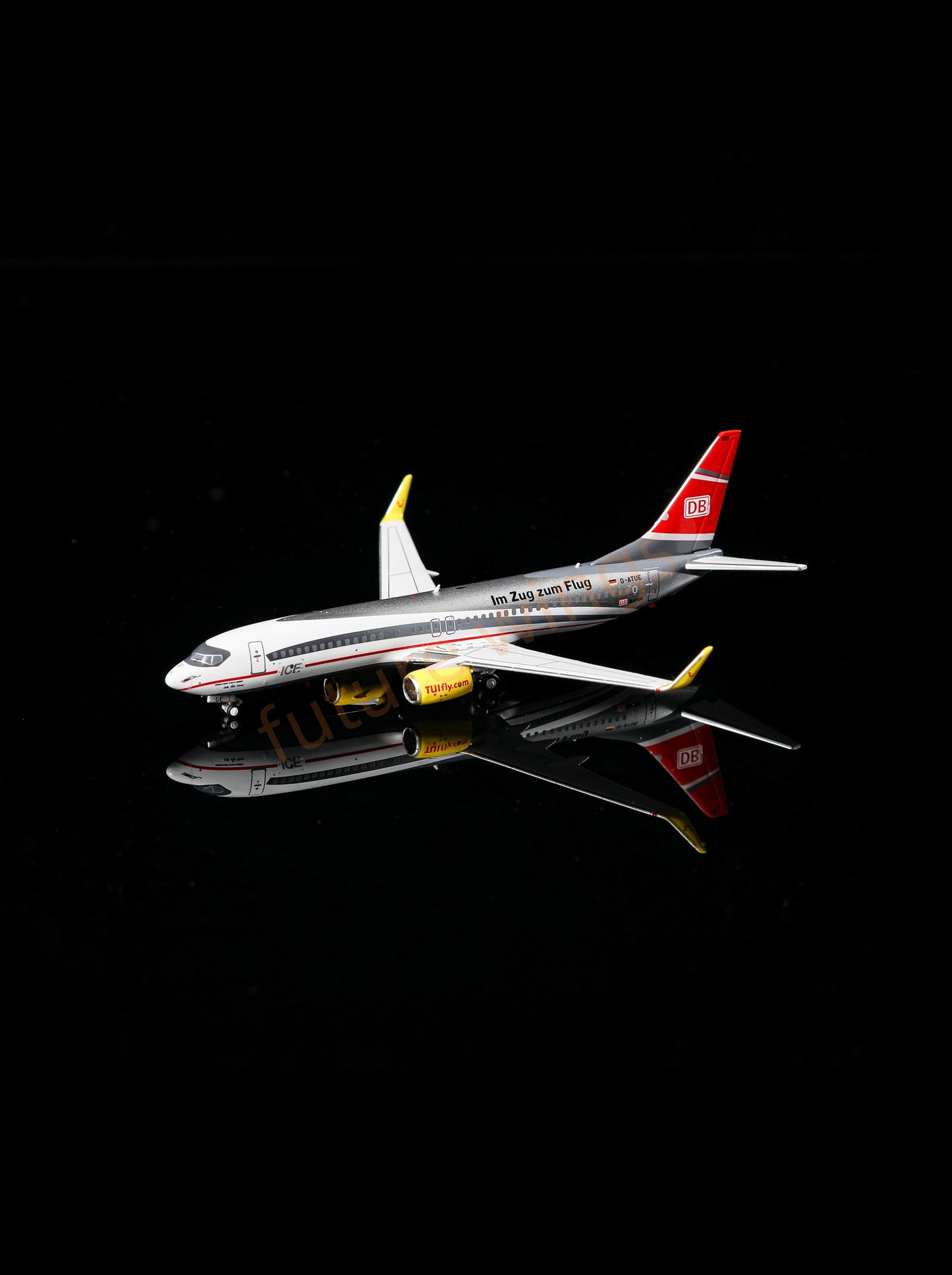 1:400 AeroPolaris 7380011 Tui Airways B737-800 D-ATUE Aircraft Model+Free Tractor