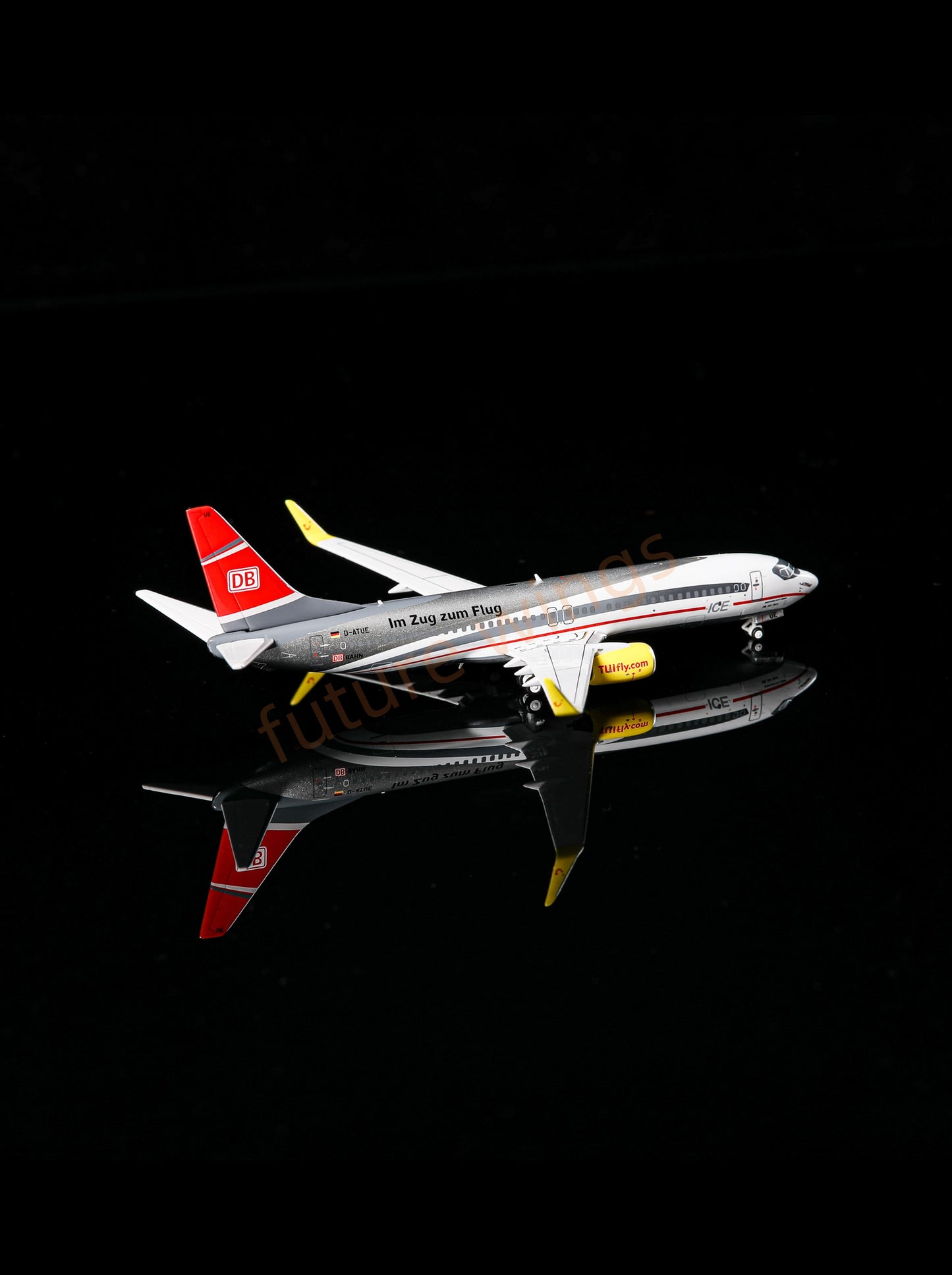 1:400 AeroPolaris 7380011 Tui Airways B737-800 D-ATUE Aircraft Model+Free Tractor