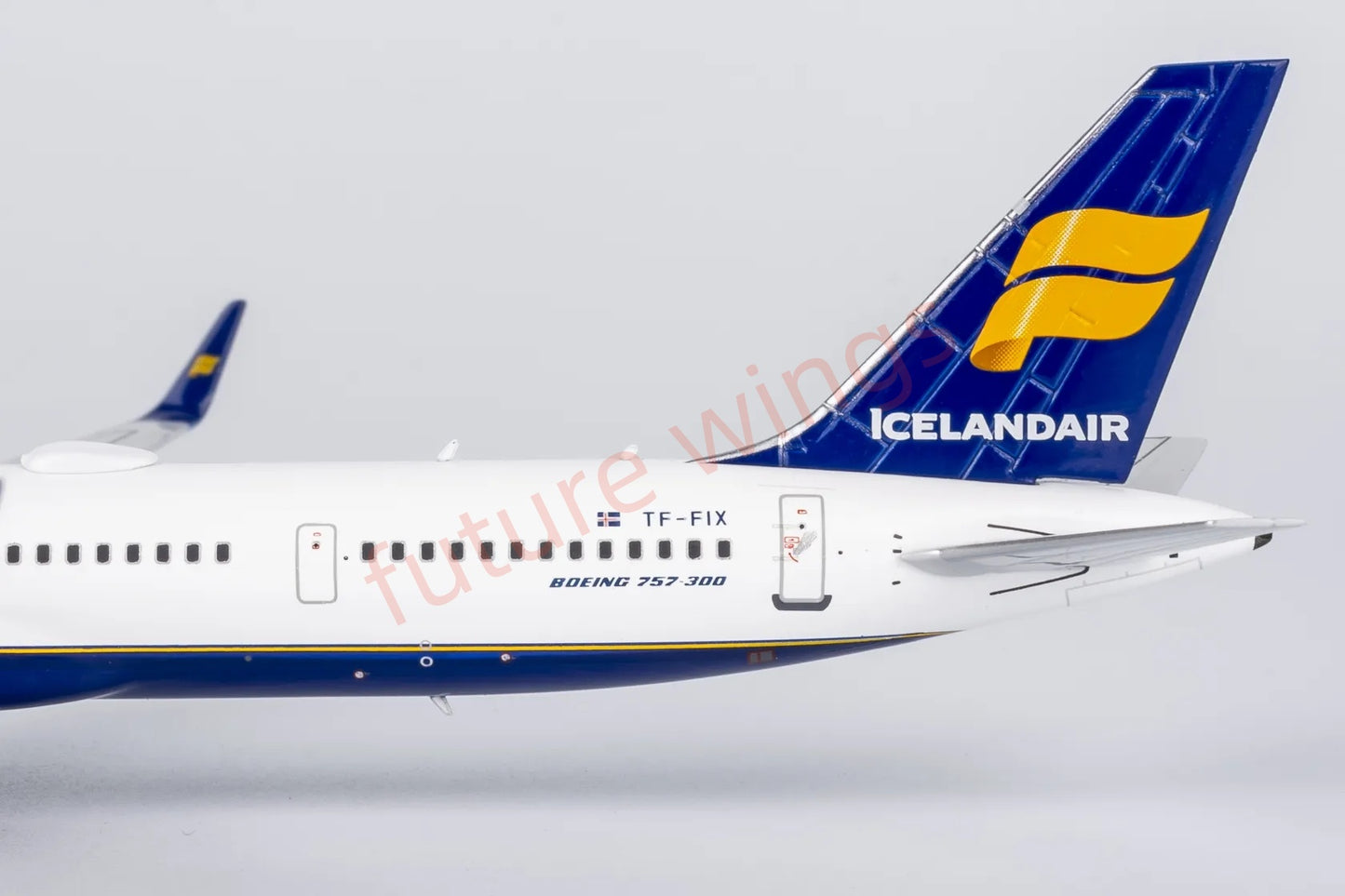 1:400 NG Models NG45008 Iceland Air B757-300 TF-FIX Aircraft Model+Free Tractor