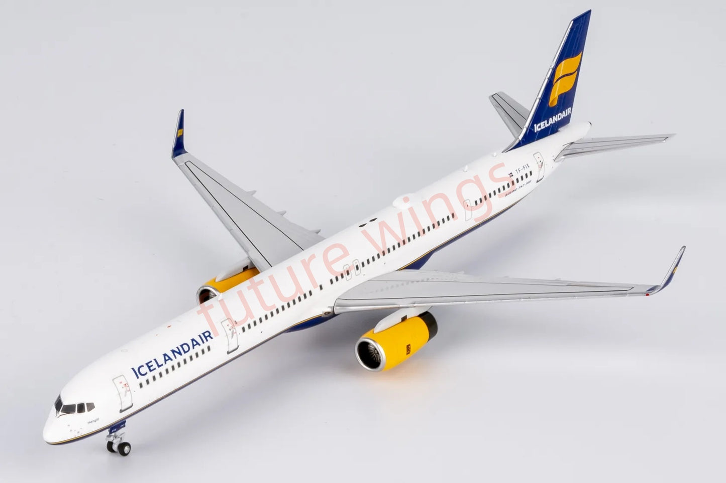 1:400 NG Models NG45008 Iceland Air B757-300 TF-FIX Aircraft Model+Free Tractor