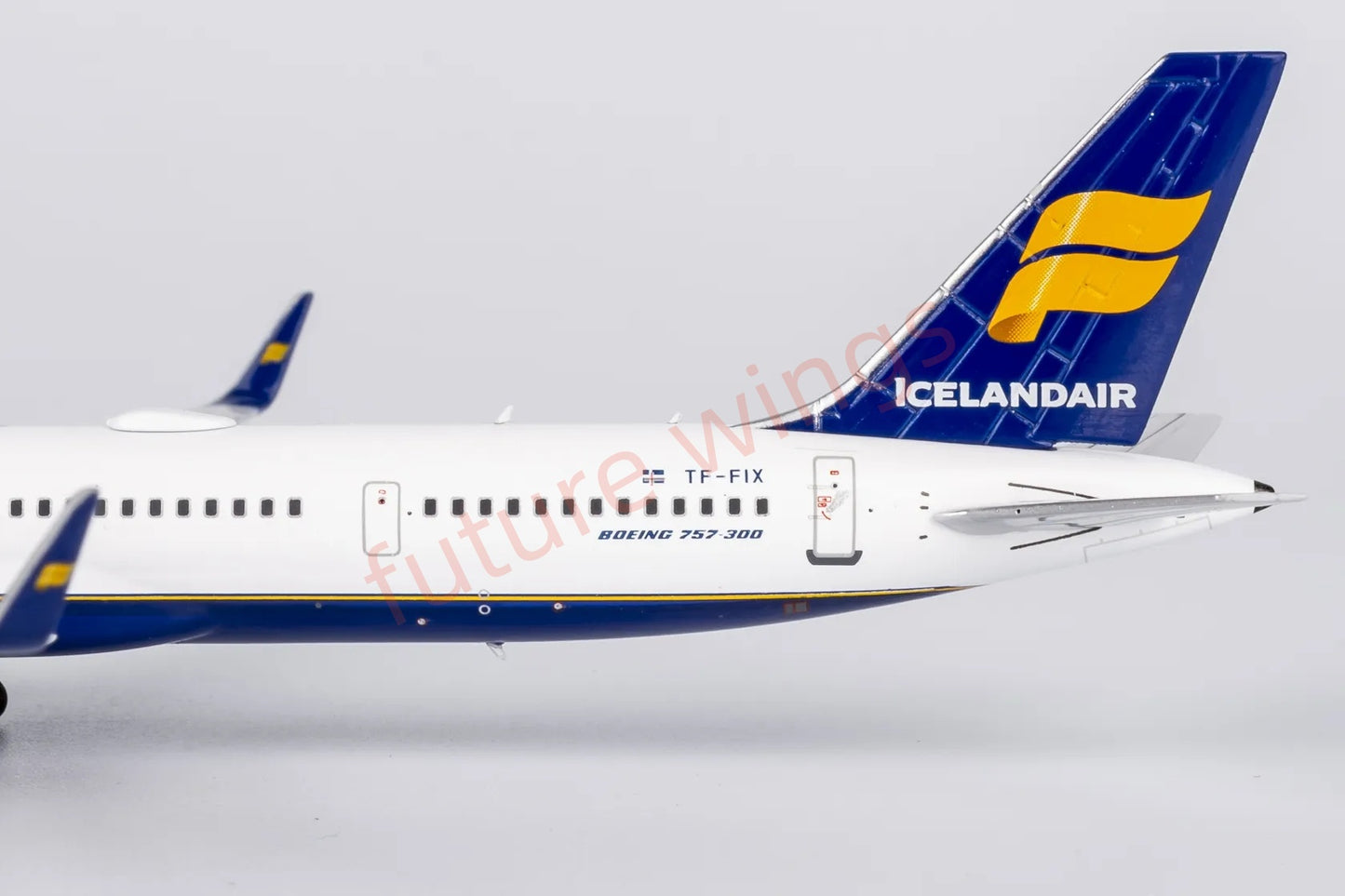 1:400 NG Models NG45007 Iceland Air B757-300 TF-FIX Aircraft Model+Free Tractor