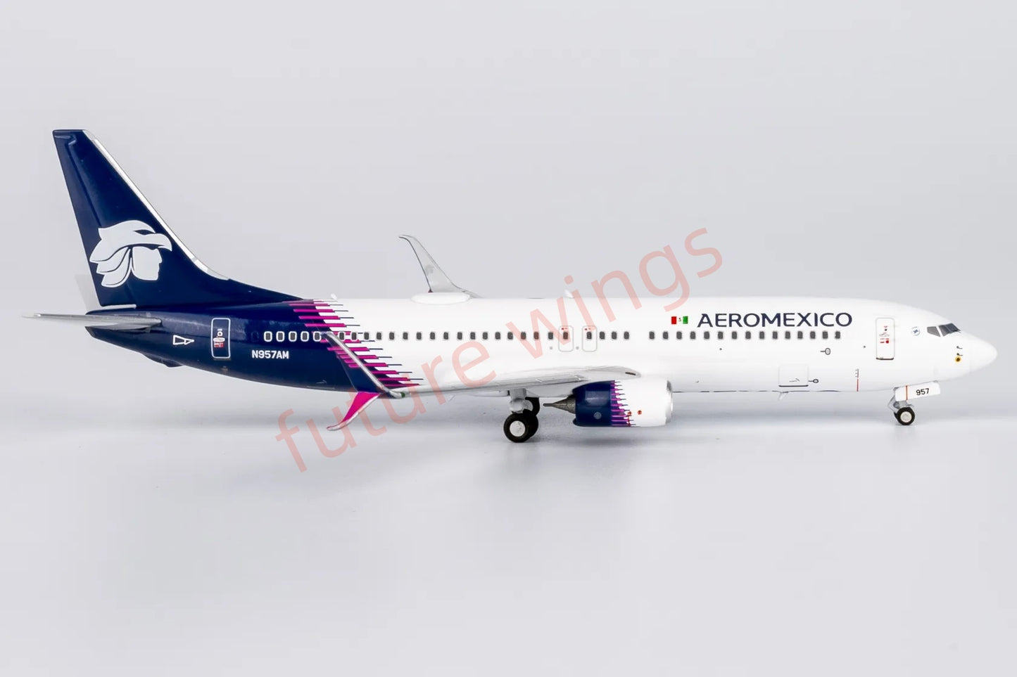 1:400 NG Models NG58247 AeroMexico B737-800/w N957AM Aircraft Model+Free Tractor