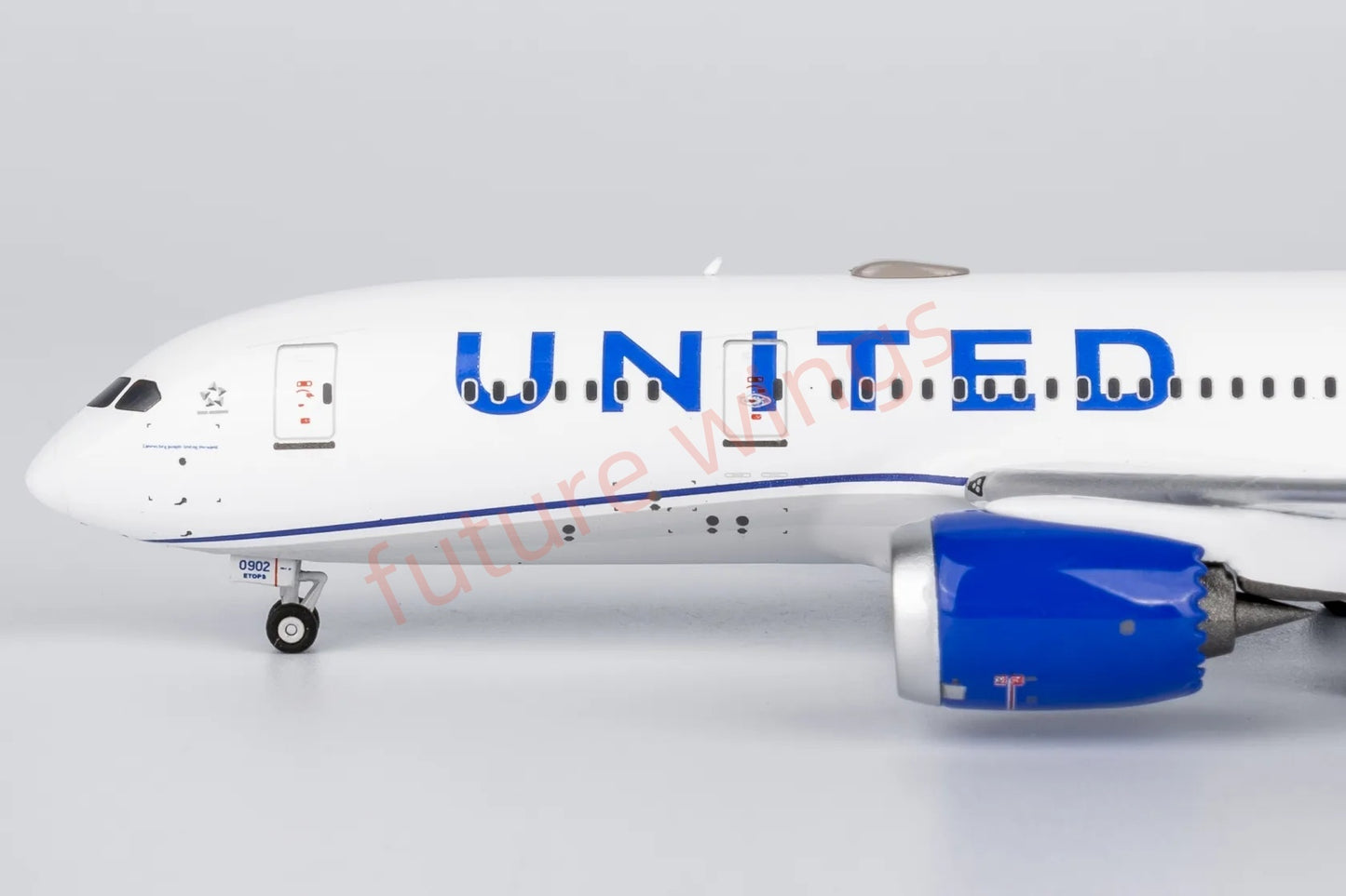 1:400 NG Models NG59031 United Airlines B787-8 N26902 Aircraft Model+Free Tractor
