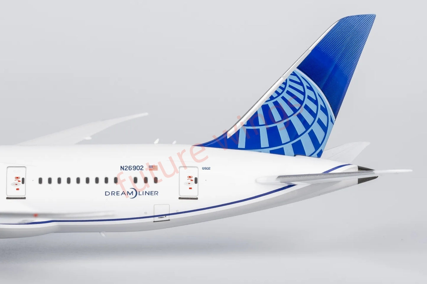 1:400 NG Models NG59031 United Airlines B787-8 N26902 Aircraft Model+Free Tractor