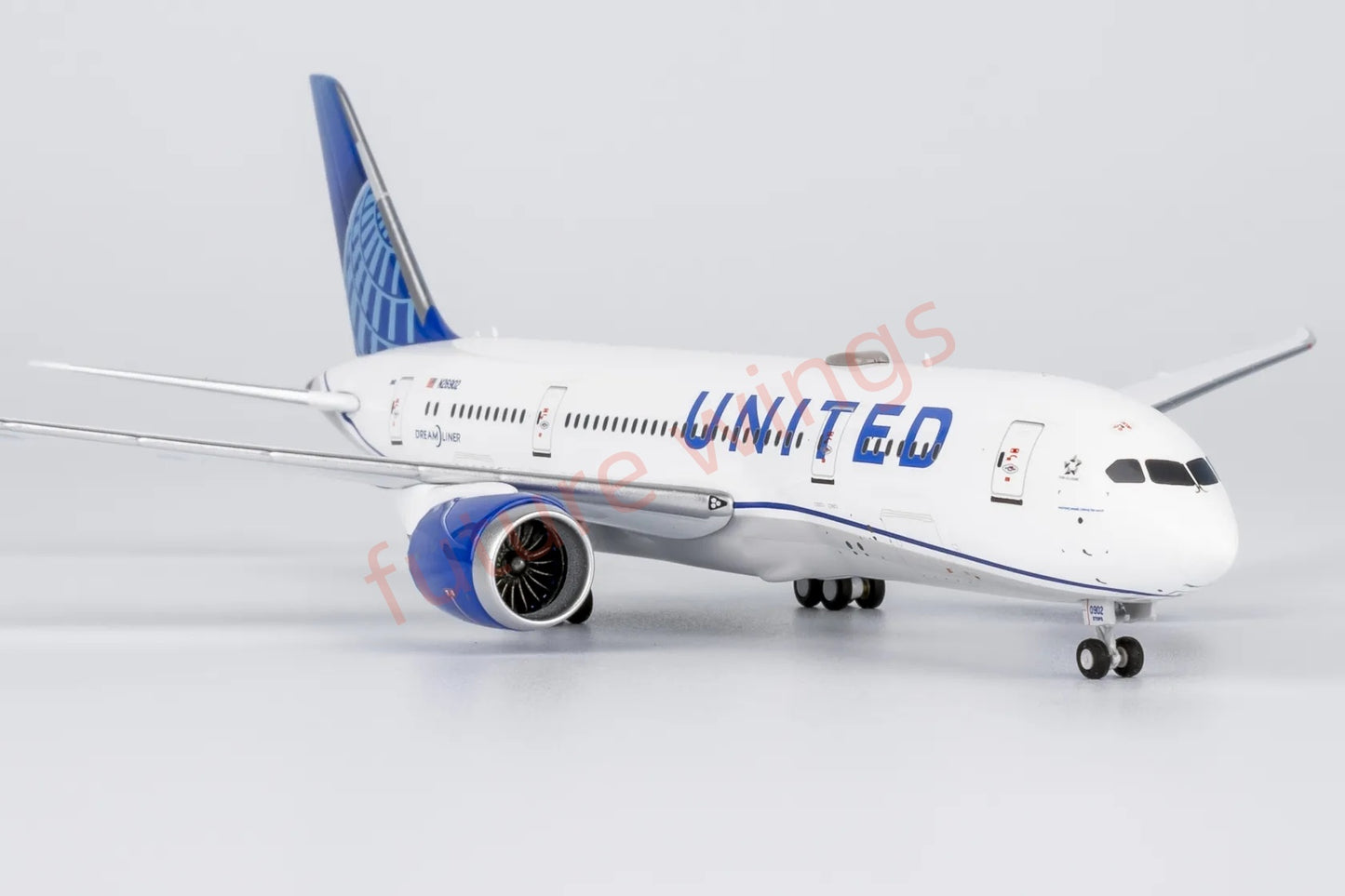 1:400 NG Models NG59031 United Airlines B787-8 N26902 Aircraft Model+Free Tractor