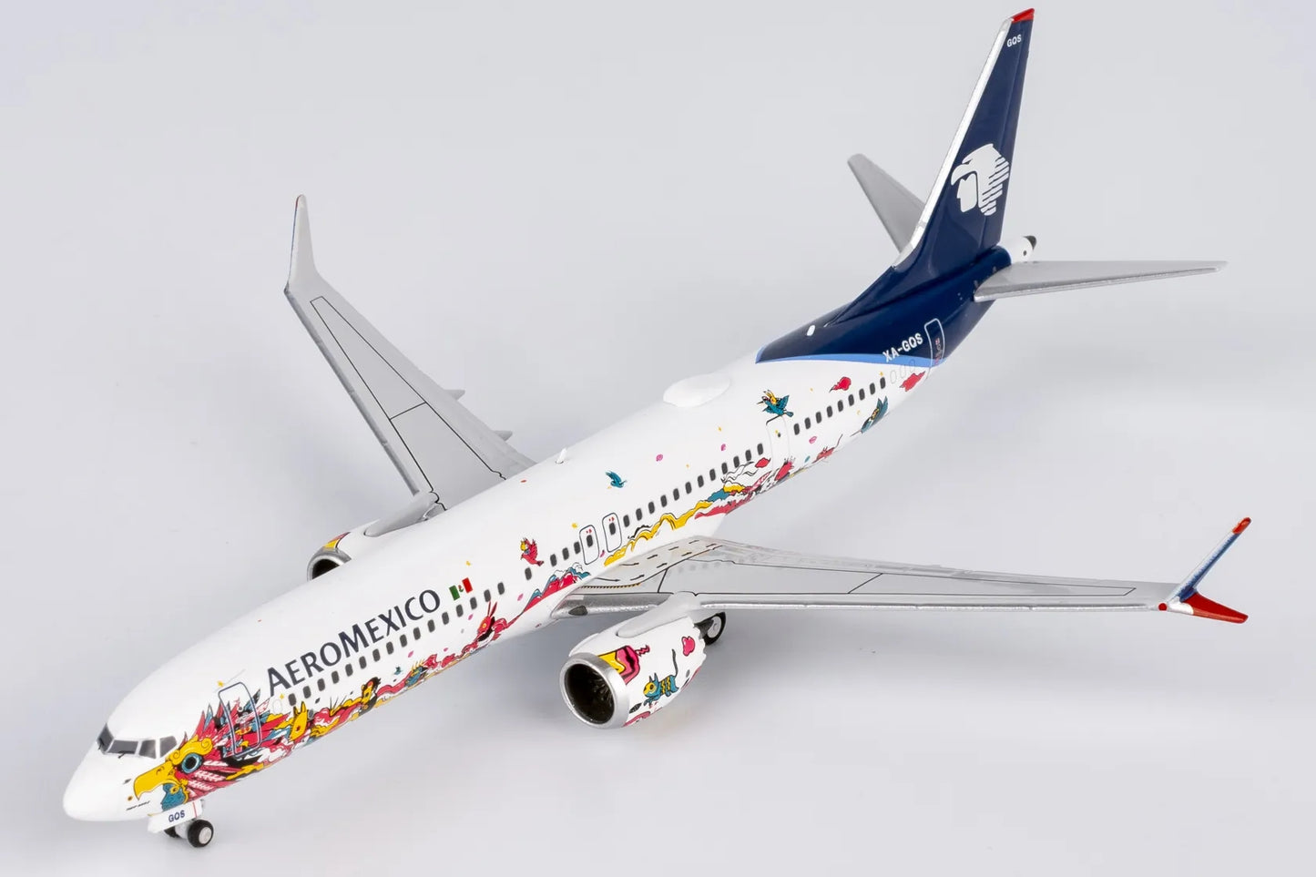 1:400 NG Models NG59014 AeroMexico B737 MAX9 XA-GQS Aircraft Model+Free Tractor