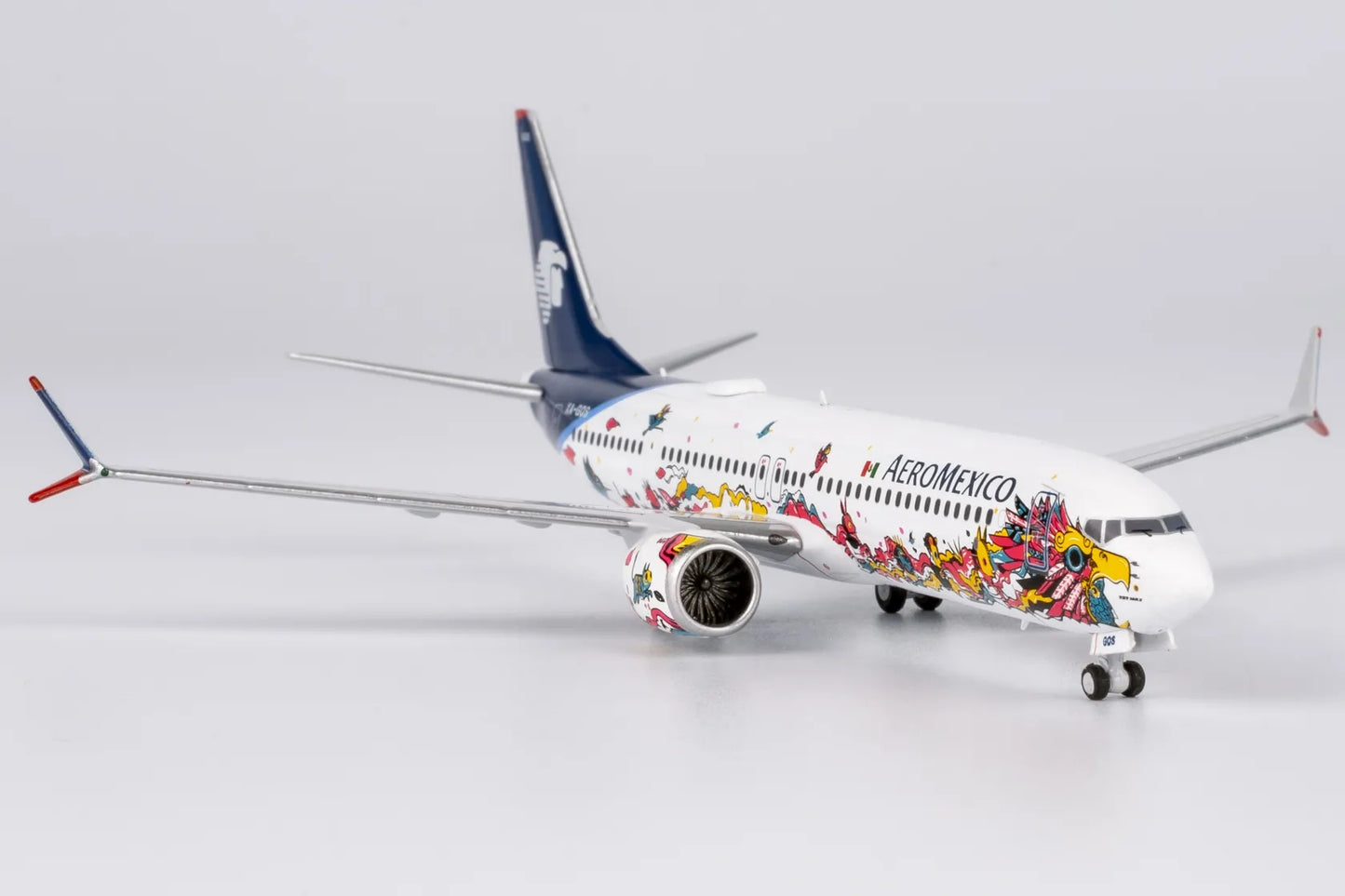 1:400 NG Models NG59014 AeroMexico B737 MAX9 XA-GQS Aircraft Model+Free Tractor