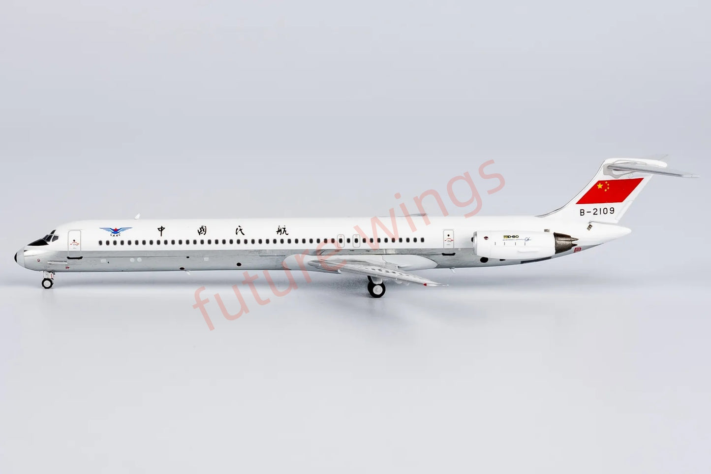 1:400 NG Models NG83018 CAAC McDonnell Douglas MD-82 B-2109 Aircraft Model+Free Tractor